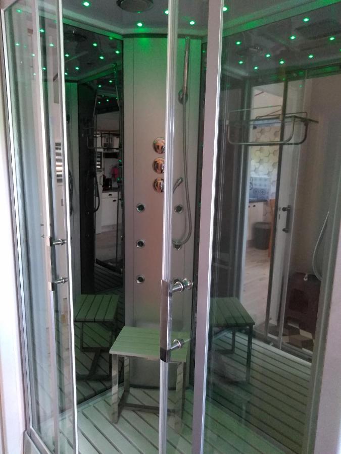Le Haut Village Chambre D'Hotes Mobi-Loft Cosy Sauna ,Douche ,Chromotherapie Arrest ภายนอก รูปภาพ