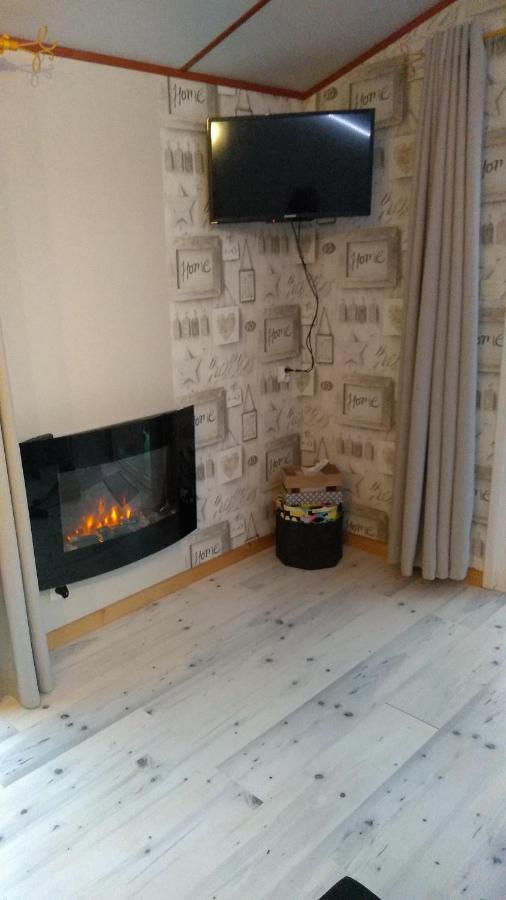 Le Haut Village Chambre D'Hotes Mobi-Loft Cosy Sauna ,Douche ,Chromotherapie Arrest ภายนอก รูปภาพ